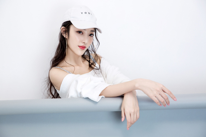 yy美女主播小茉然写真照6