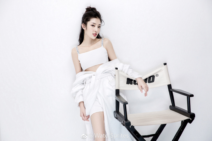 yy美女主播小茉然写真照7