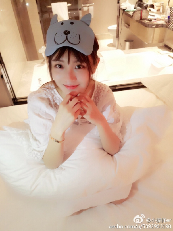 yy美女主播小损样私房照8