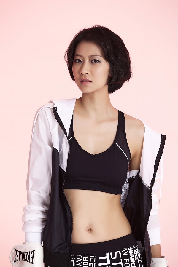 yy美女主播歆艾私密照3