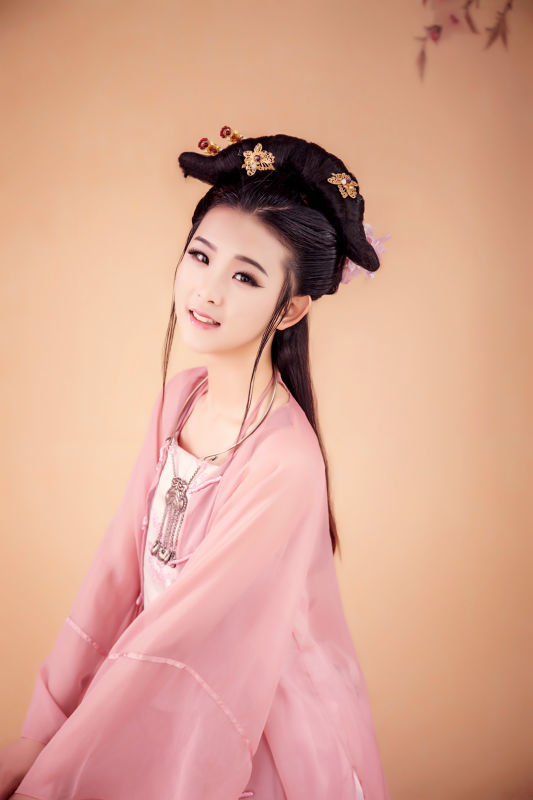 yy邻家姑娘山东美女主播婷儿美照来袭5