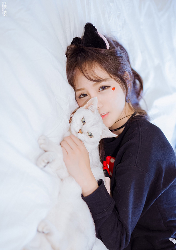 yy甜美性感小美女主播樱桃诱惑撩人写真图1