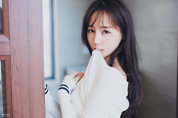 yy甜美性感小美女主播樱桃诱惑撩人写真图4