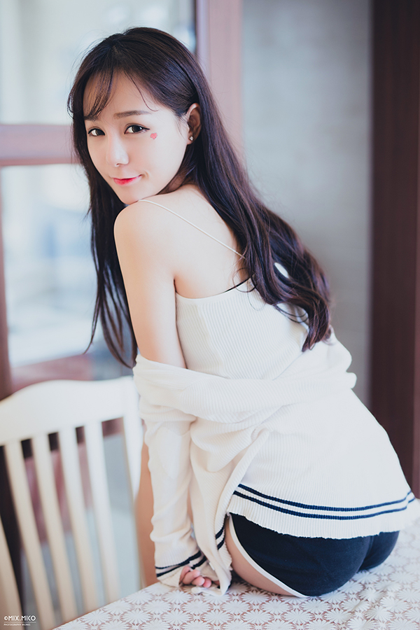 yy甜美性感小美女主播樱桃诱惑撩人写真图8
