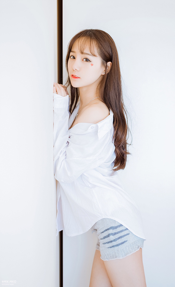 yy甜美性感小美女主播樱桃诱惑撩人写真图12