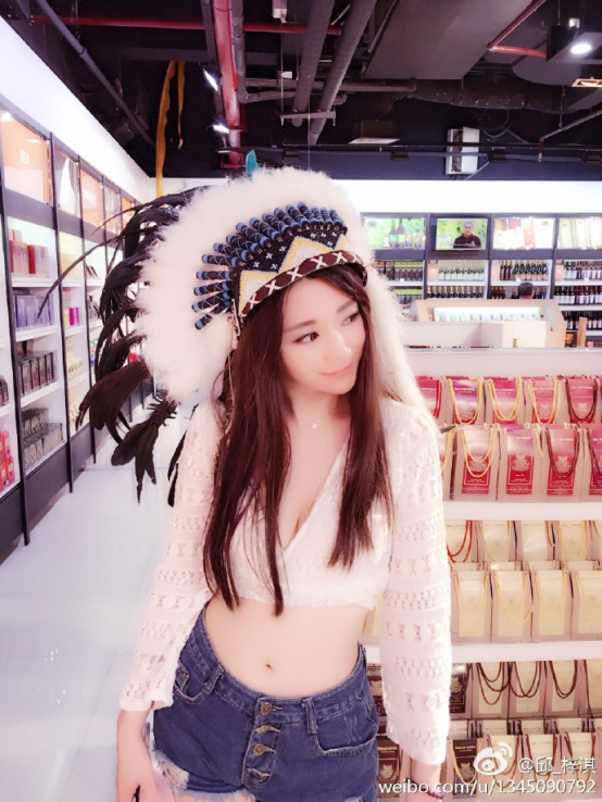 yy主播蜜蜜性感写真照片1