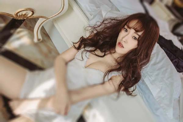  yy李先生爱徒美女主播么么雅极度诱惑私密写真8