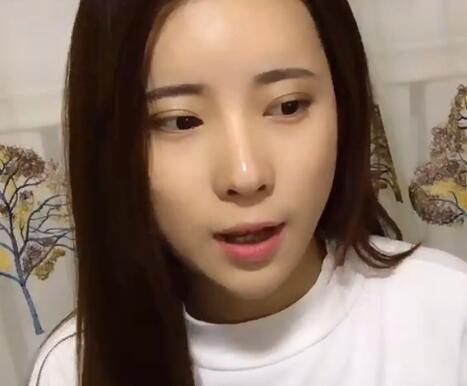 国民丶Baby2016-09-12 21时44分直播录像回放 刚睡醒！