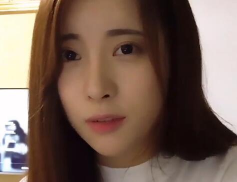 国民丶Baby2016-09-12 20时56分直播录像回放 刚睡醒！