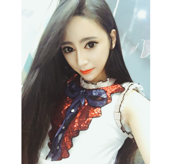 yy美女主播子晴美照5