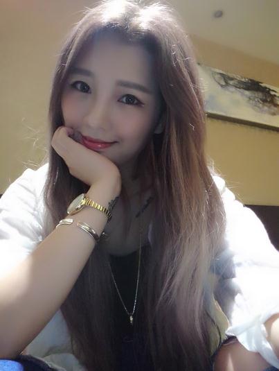 yy帝王公会性感美女主播金晓淳写真照1