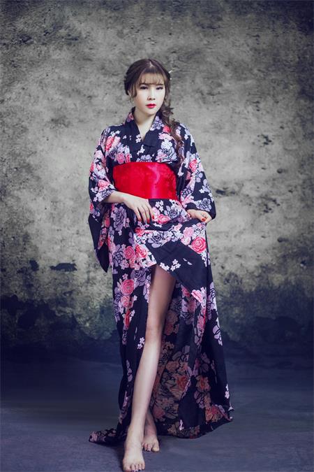 yy星梦女主播洛洛和服写真照片2