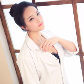 yy性感美女主播凤姐美照来袭！