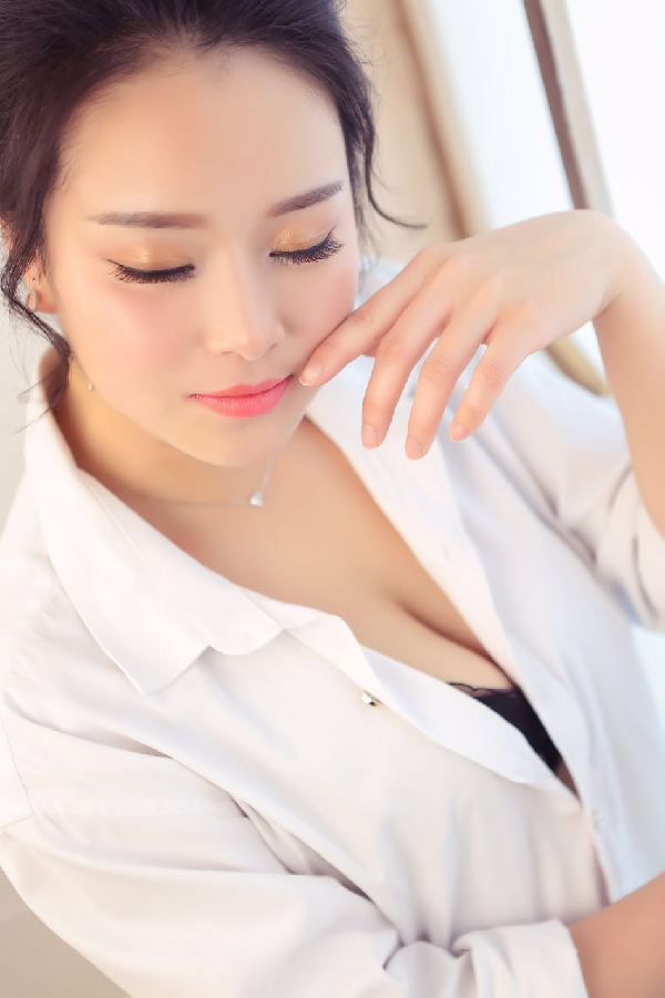 yy性感美女主播凤姐美照2