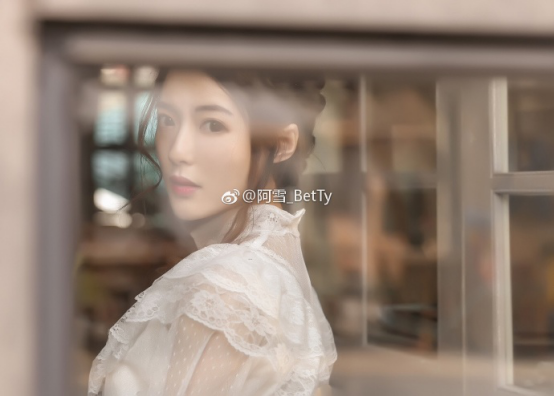 yy美女主播阿雪午夜自曝美照5