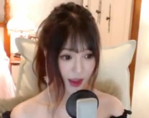 慕诗琪2017-05-31 0时25分直播录像回放 唱歌给你听~