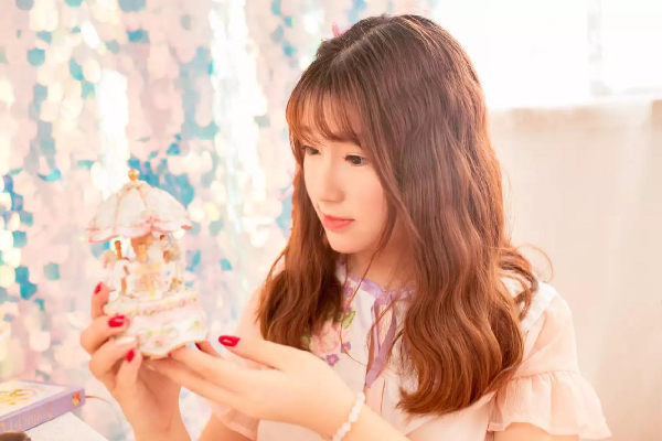 YY御风女主播，甜美声线安小妮写真照片1