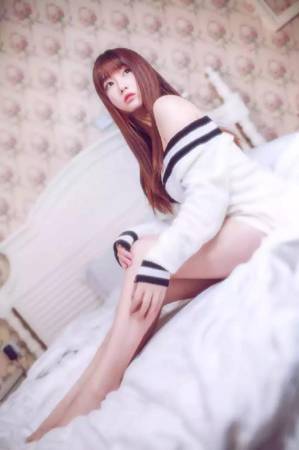YY御风女主播，甜美声线安小妮写真照片4