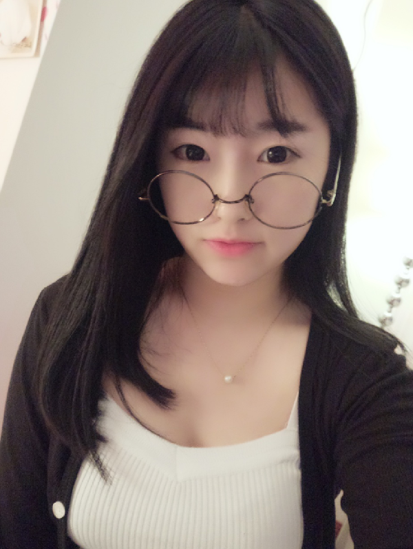 YY御风女主播，甜美声线安小妮写真照片5