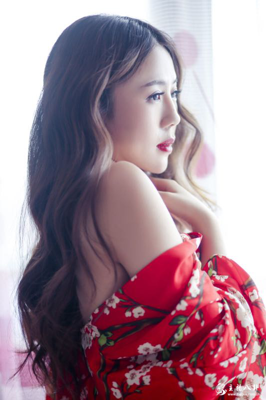 yy乐众美女主播菲宝宝大尺度写真照片2