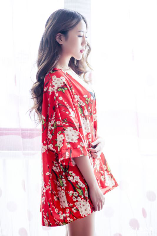 yy乐众美女主播菲宝宝大尺度写真照片4