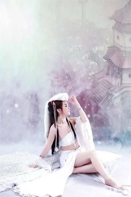 yy甜腻妹子主播神奇小兔宝写真1