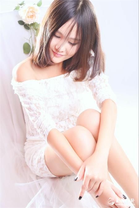 yy开朗白衣女子主播娜子写真照片3