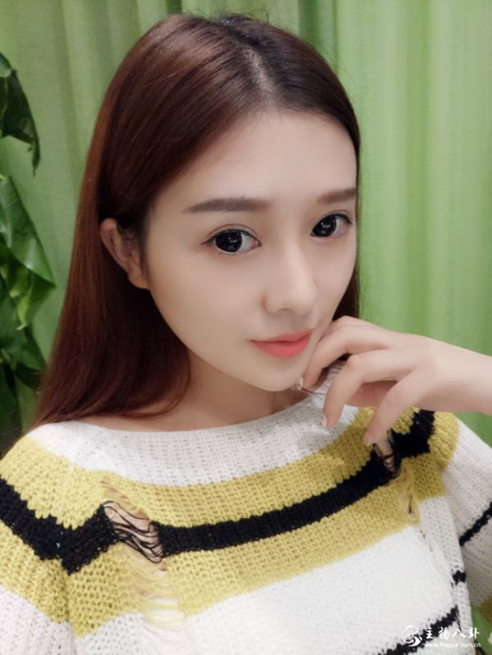 知性典雅不失风趣的帝王美女主播米乐私照6