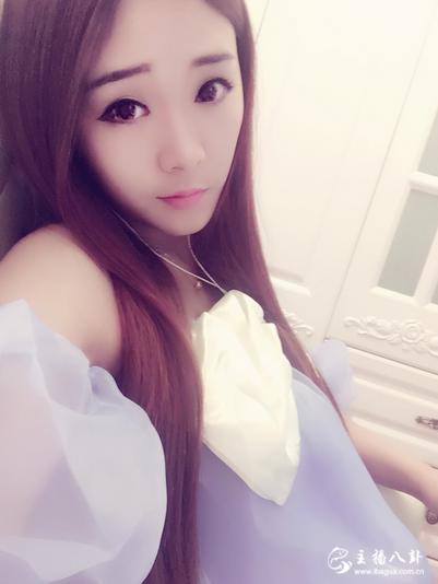 歪歪美女主播刘小美私照2