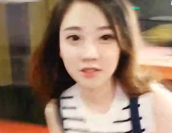 冯提莫2017-07-12 17时8分直播录像回放 冯提莫：边蹦边唱？运动使我快乐~