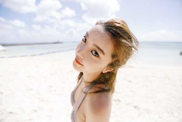 性感女神崔阿扎海滩清凉比基尼写真4
