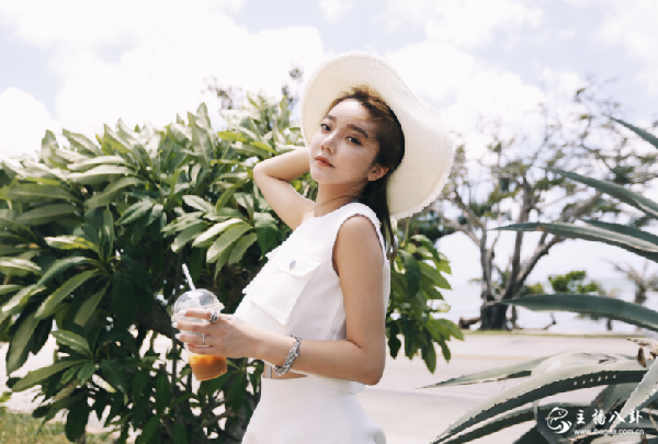 性感女神崔阿扎海滩清凉比基尼写真5