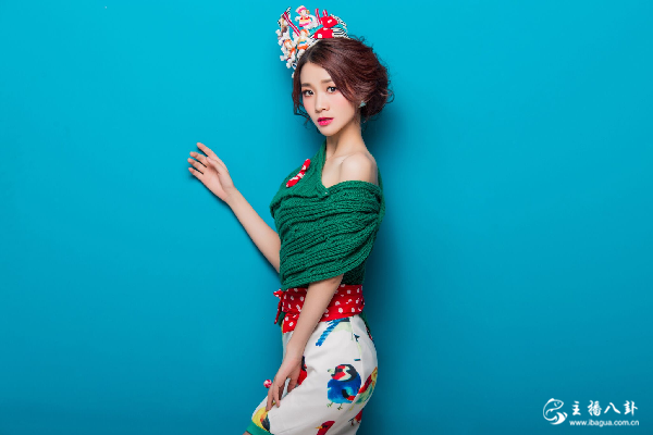星梦美女小蛮腰主播余小蔓个性写真5