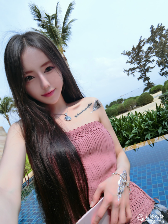 女神级主播恩宠Katherine美照2