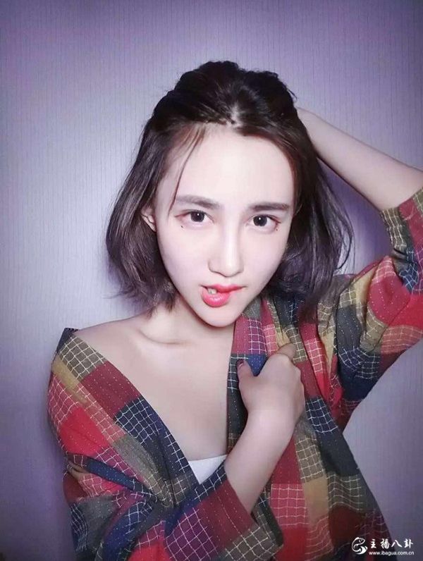 歪歪星乐清新女神主播念念美照2