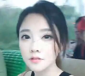 冯提莫2017-08-10 18时56分直播录像回放 冯提莫：鸟巢水立方，边走边唱哟~