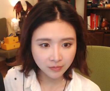 陈一发儿2017-08-15直播录像回放  陈一发儿：妹想到吧，周二要播