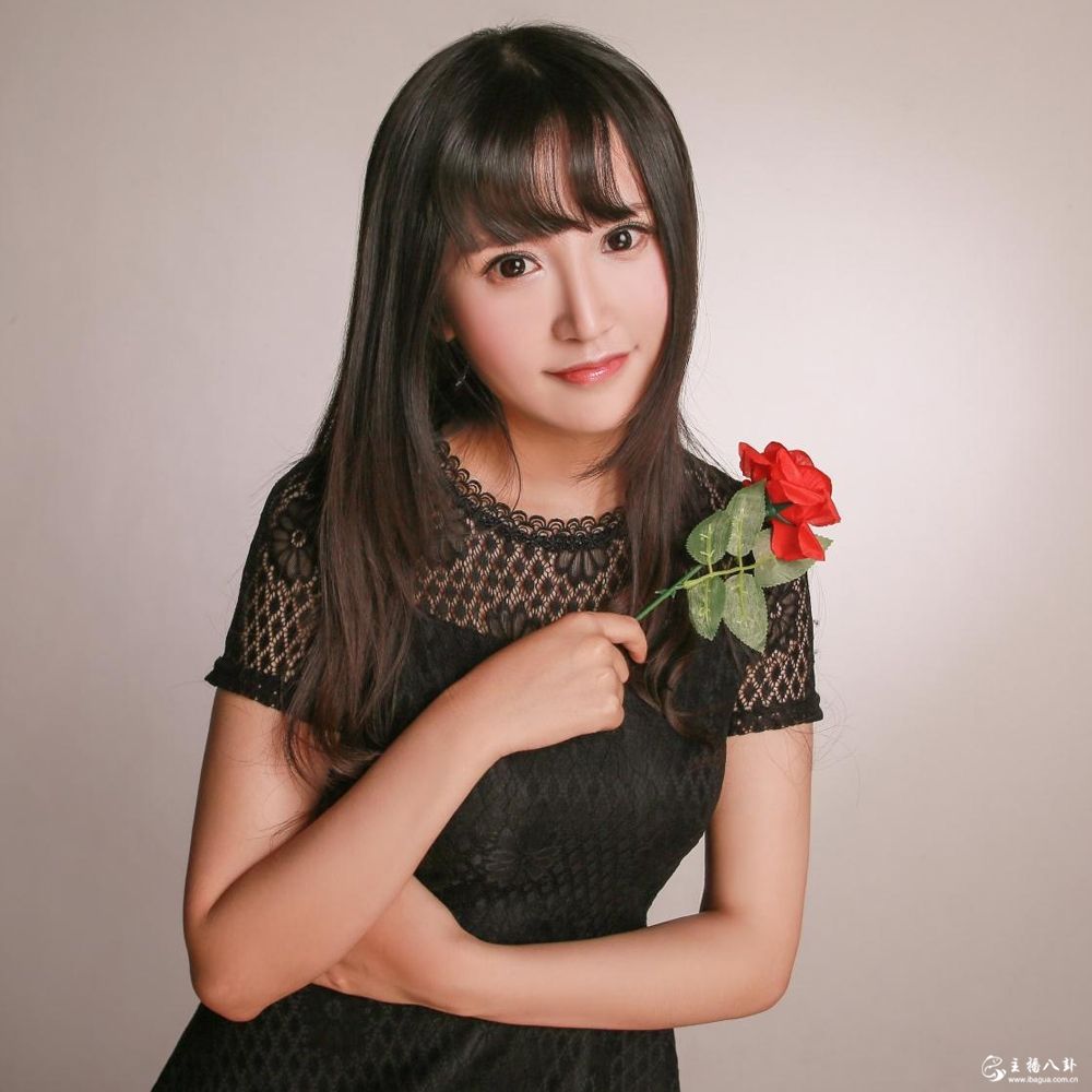 新晋国服第一妹子虎牙主播lol陆雪琪高清写真照片2