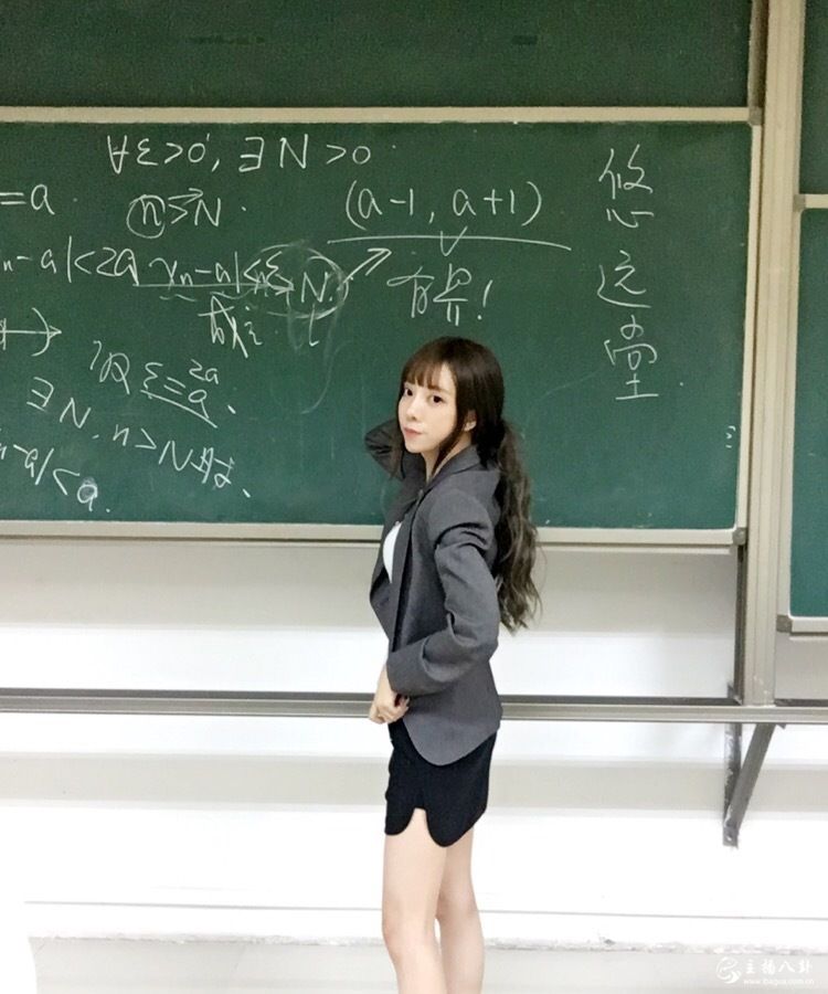 lol国服第一女ADC虎牙美女主播童话高清写真照片1