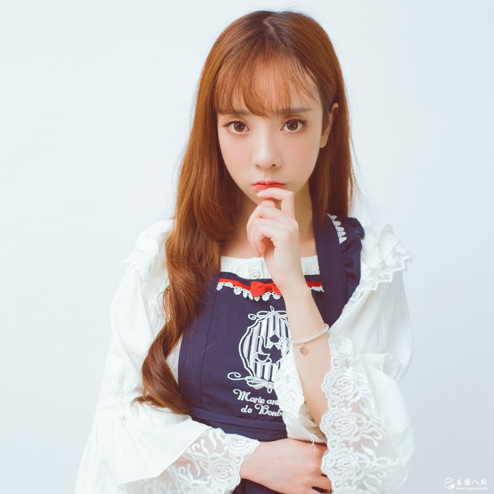 lol国服第一女ADC虎牙美女主播童话高清写真照片9