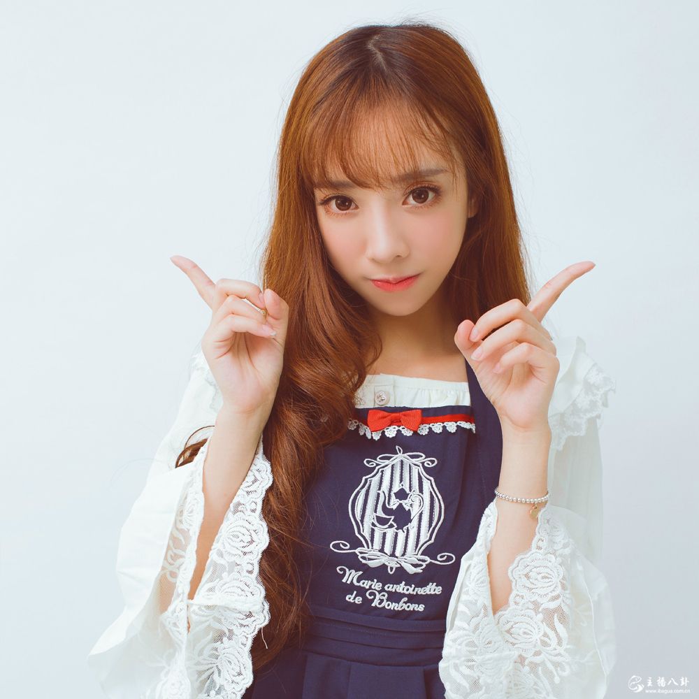 lol国服第一女ADC虎牙美女主播童话高清写真照片12