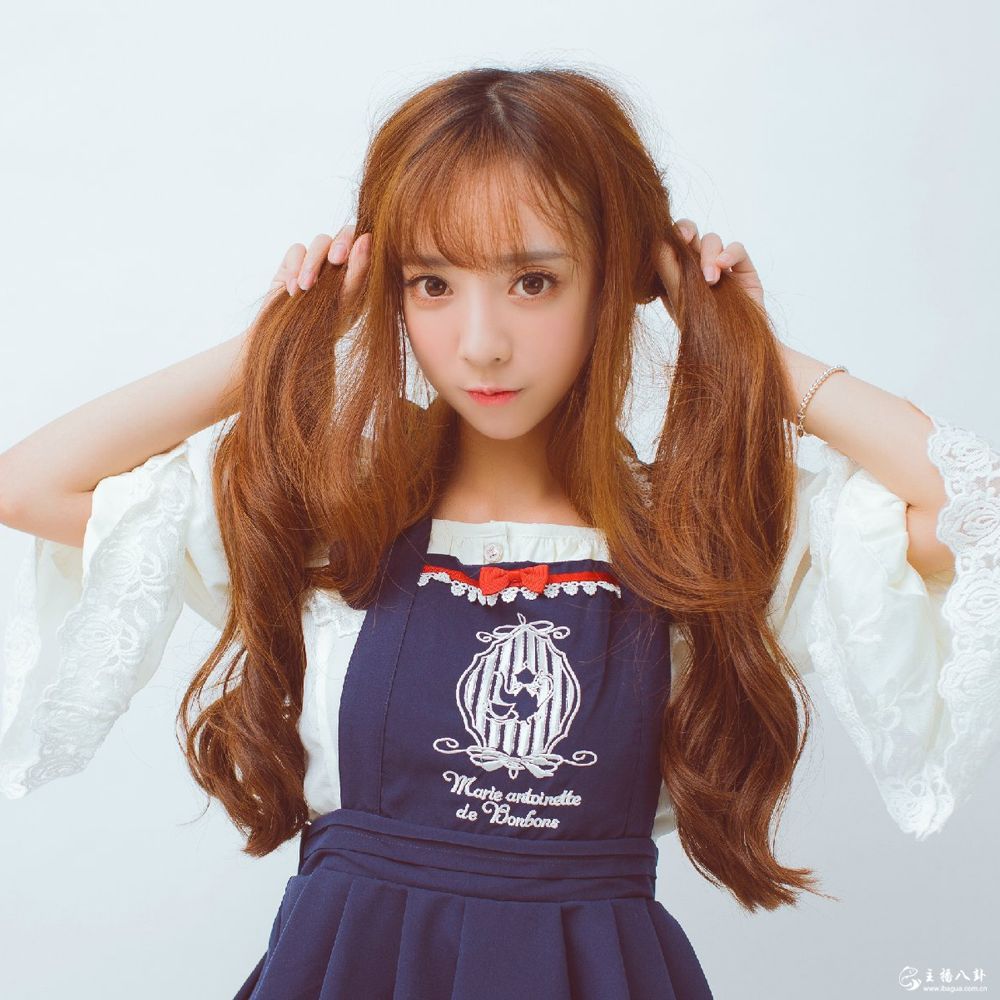lol国服第一女ADC虎牙美女主播童话高清写真照片13
