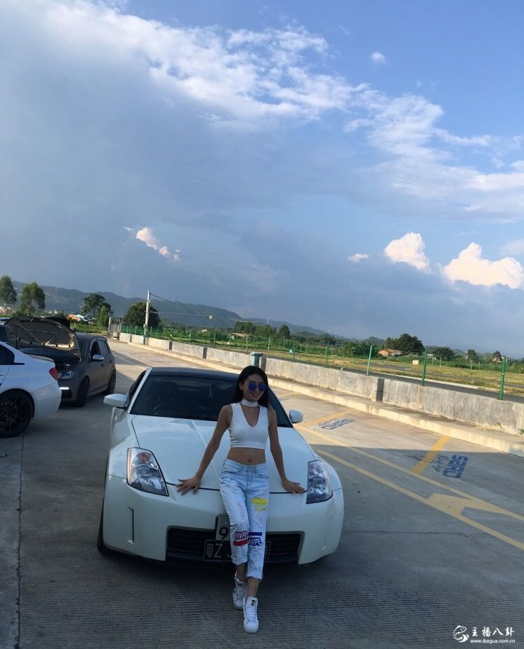 YY话社公会百遍精灵风骚动人美女主播芮宝性感私照5
