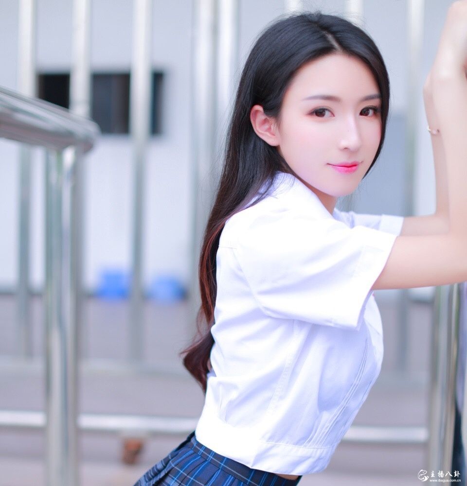 YY话社公会百遍精灵风骚动人美女主播芮宝性感私照18