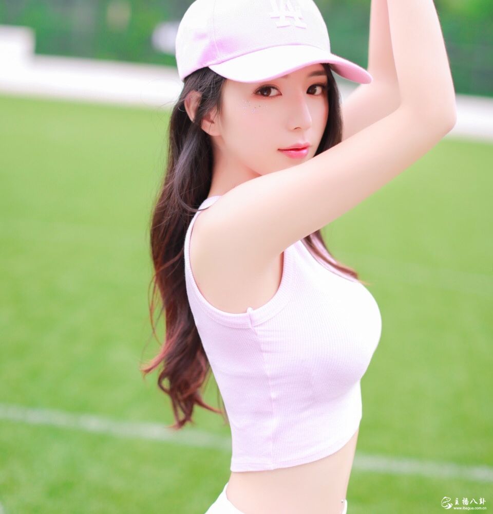 YY话社公会百遍精灵风骚动人美女主播芮宝性感私照20
