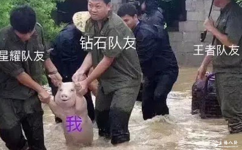 东北大鹌鹑用女警演绎最酷LOL翻盘