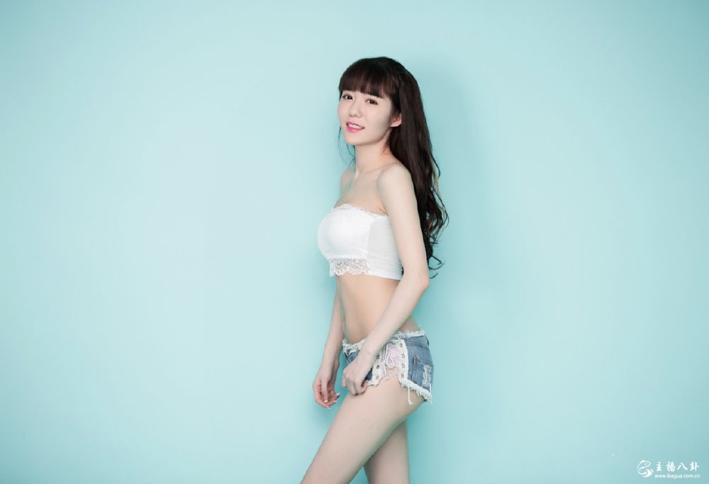 yy星妹妹“热辣一夏”性感写真照片7