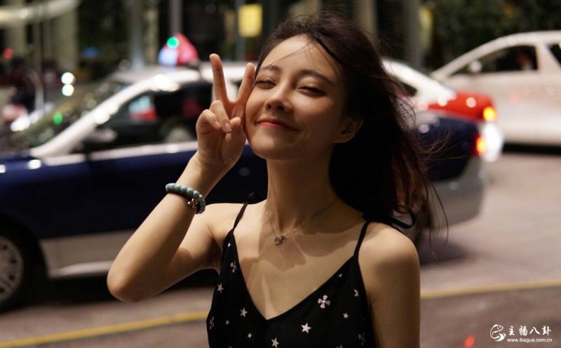 冯提莫回归开播, 首日破百万人气