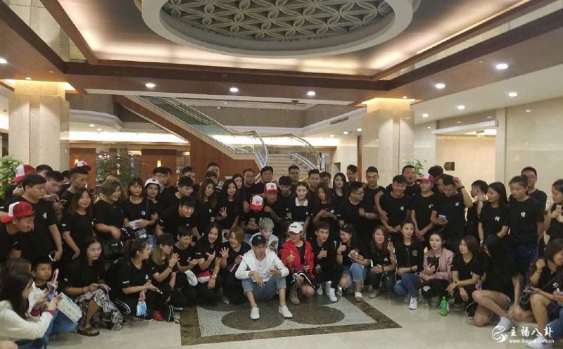 MC天佑线上走到线下，首次举办线下粉丝见面会场面宏大！