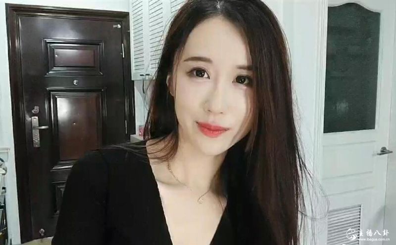斗鱼：轩子巨2兔的《女友厨房》正式在直播间上线